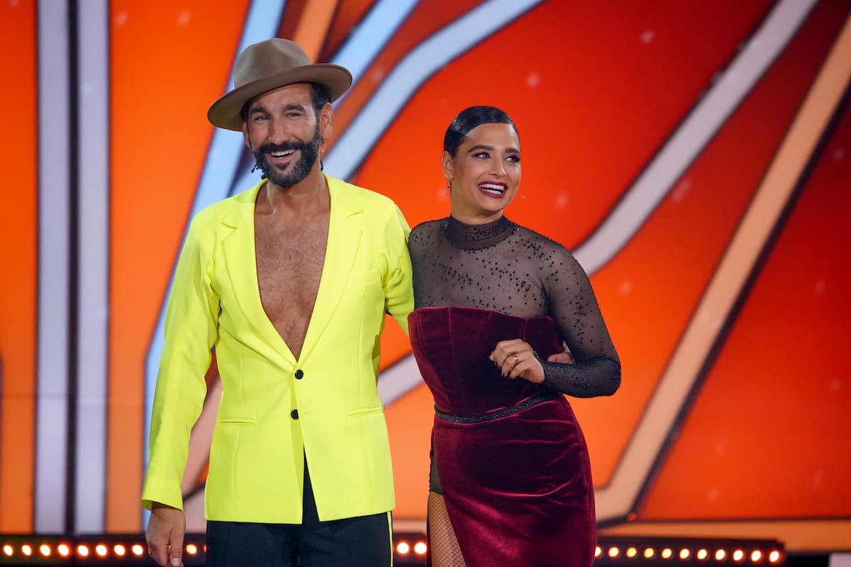 Massimo Sinato und Amira Pocher bei Let's dance am 18.2.2022