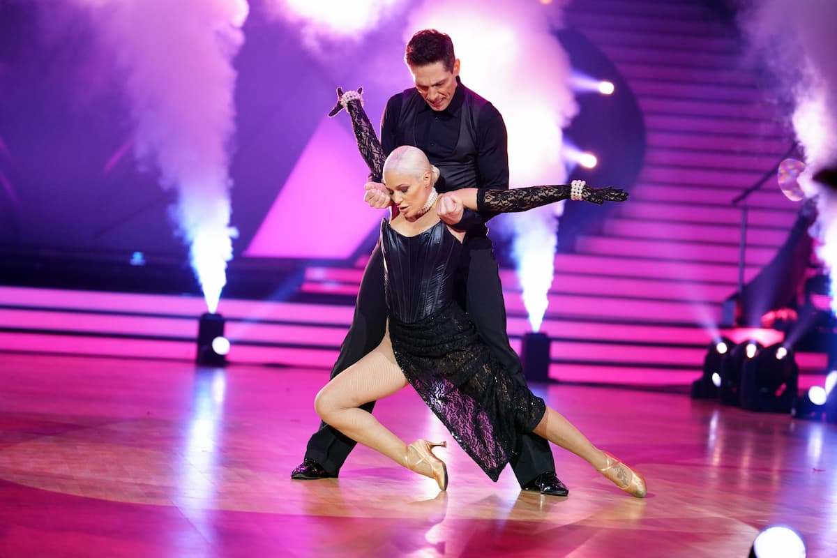 Michelle und Christian Polanc bei Let's dance am 25.2.2022 - Tango