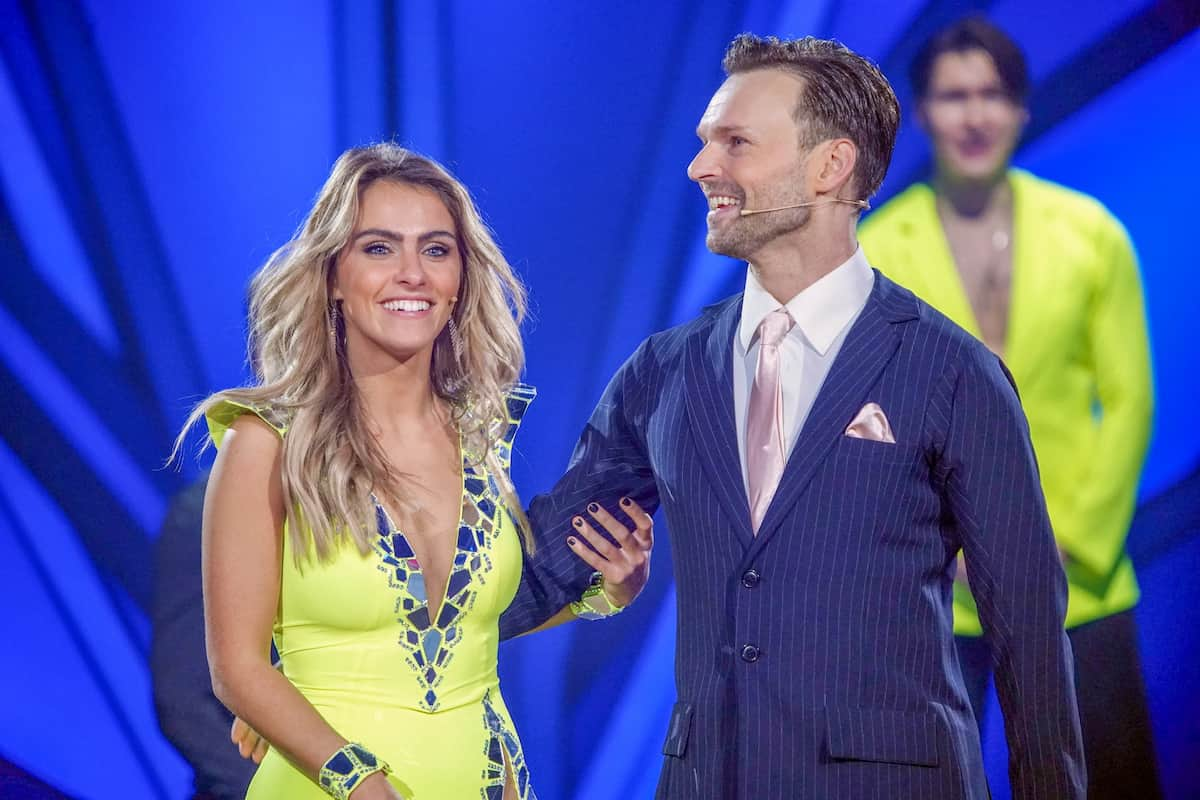 Sarah Mangione und Vadim Garbuzov als Tanzpaar bei Let's dance am 18.2.2022