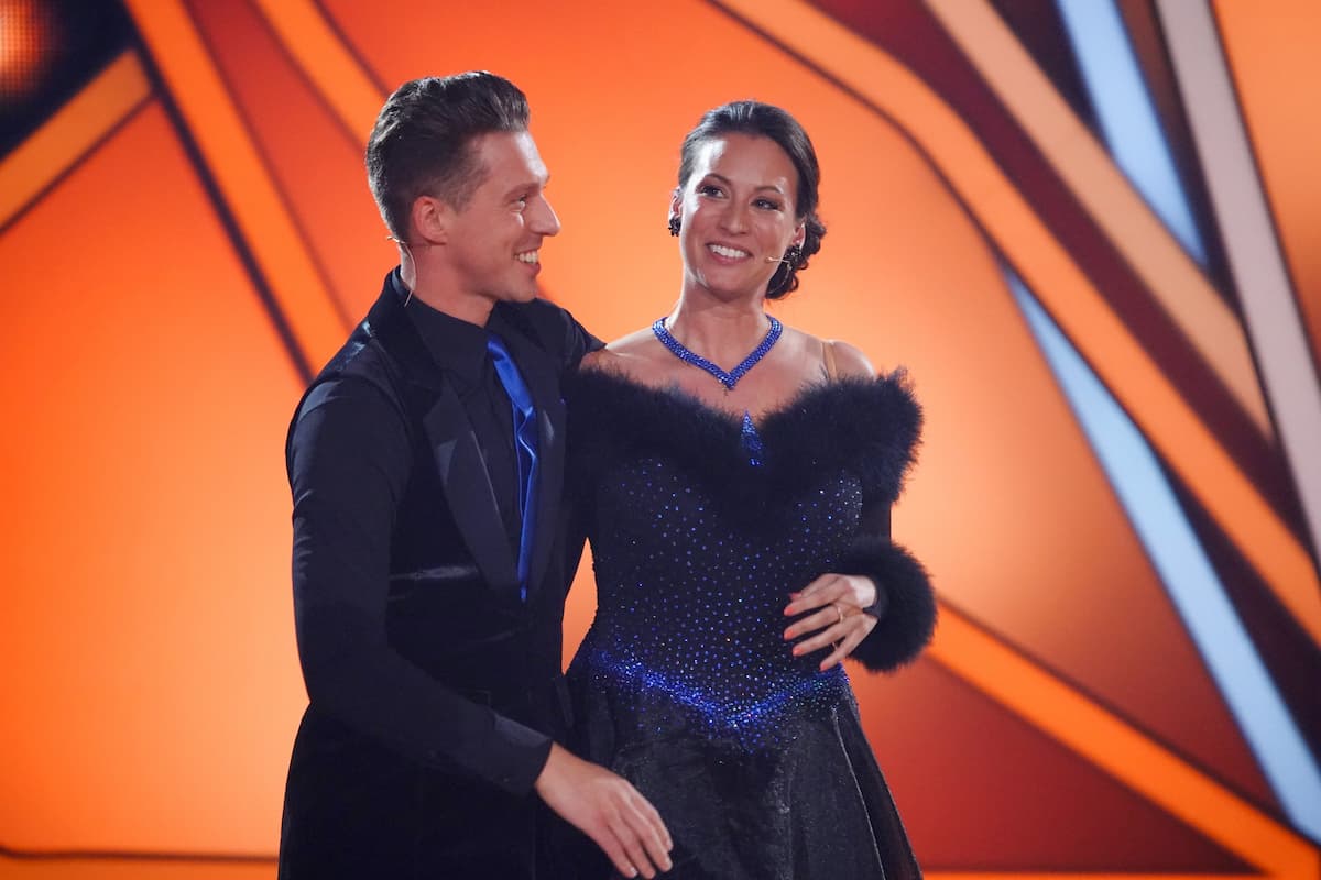 Valentin Lusin und Caroline Bosbach bei Let's dance am 18.2.2022