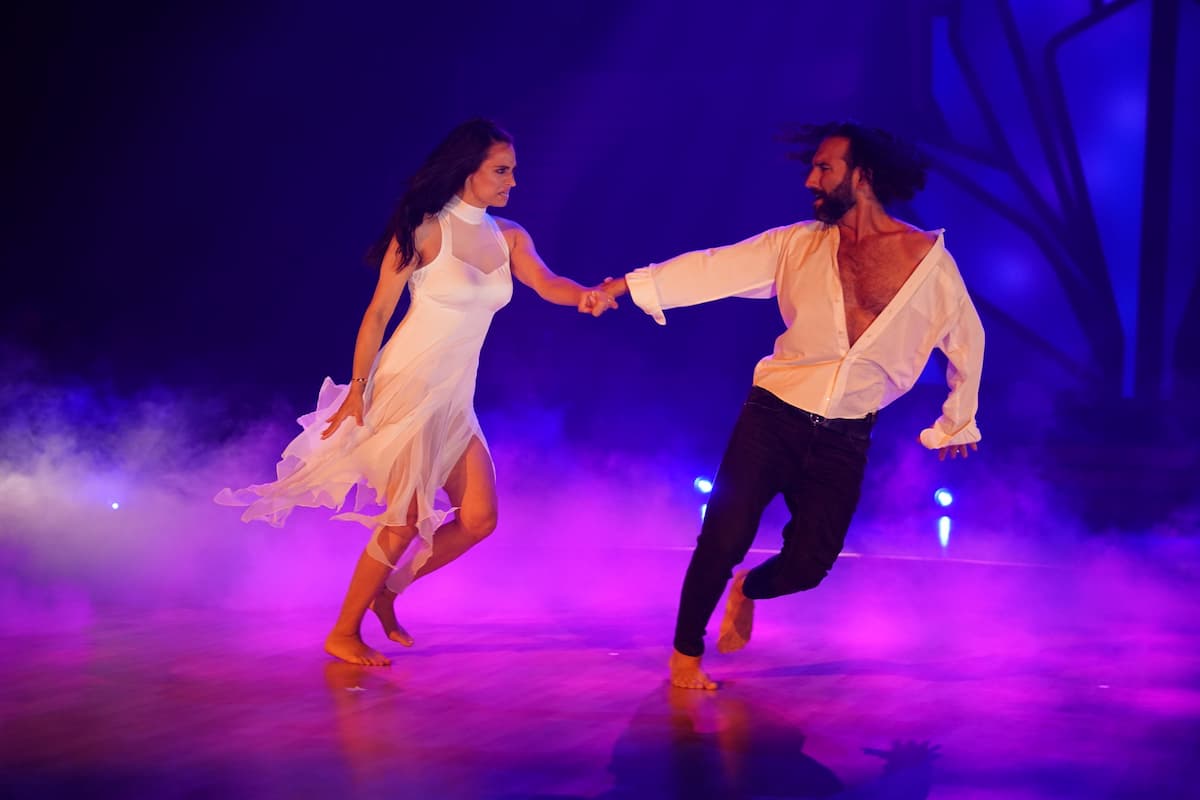 Amira Pocher und Massimo Sinato tanzen Contemporary bei Let's dance am 25.3.2022