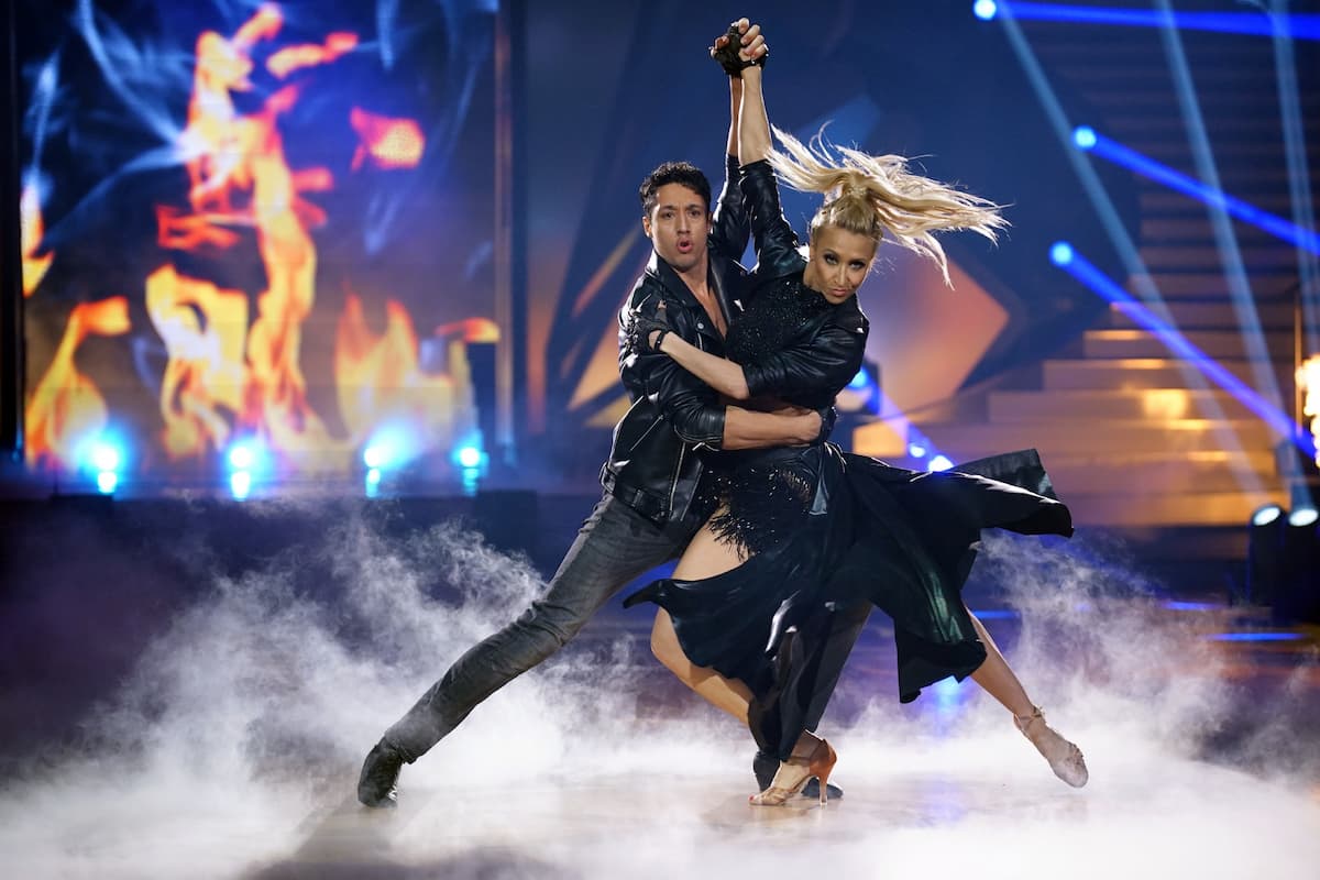 Rene Casselly und Kathrin Menzinger - Let's dance 4.3.2022