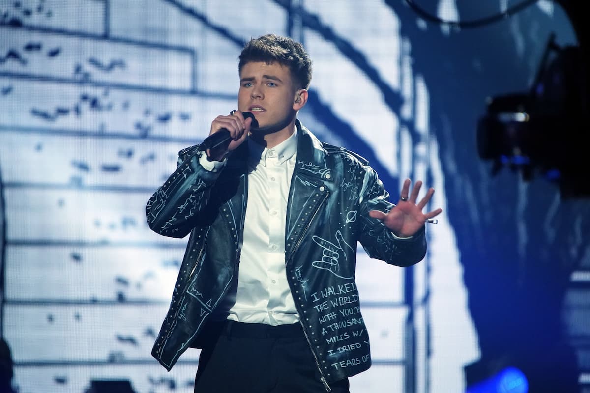 Dominik Simmen singt in den Top 10 der Live-Show DSDS am 16.4.2022