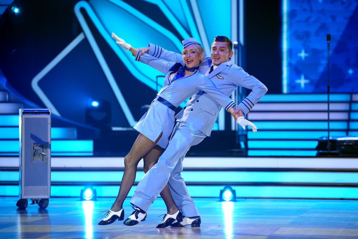 Janin Ullmann und Zsolt Sandor Cseke bei Let's dance am 8.4.2022 - Charleston