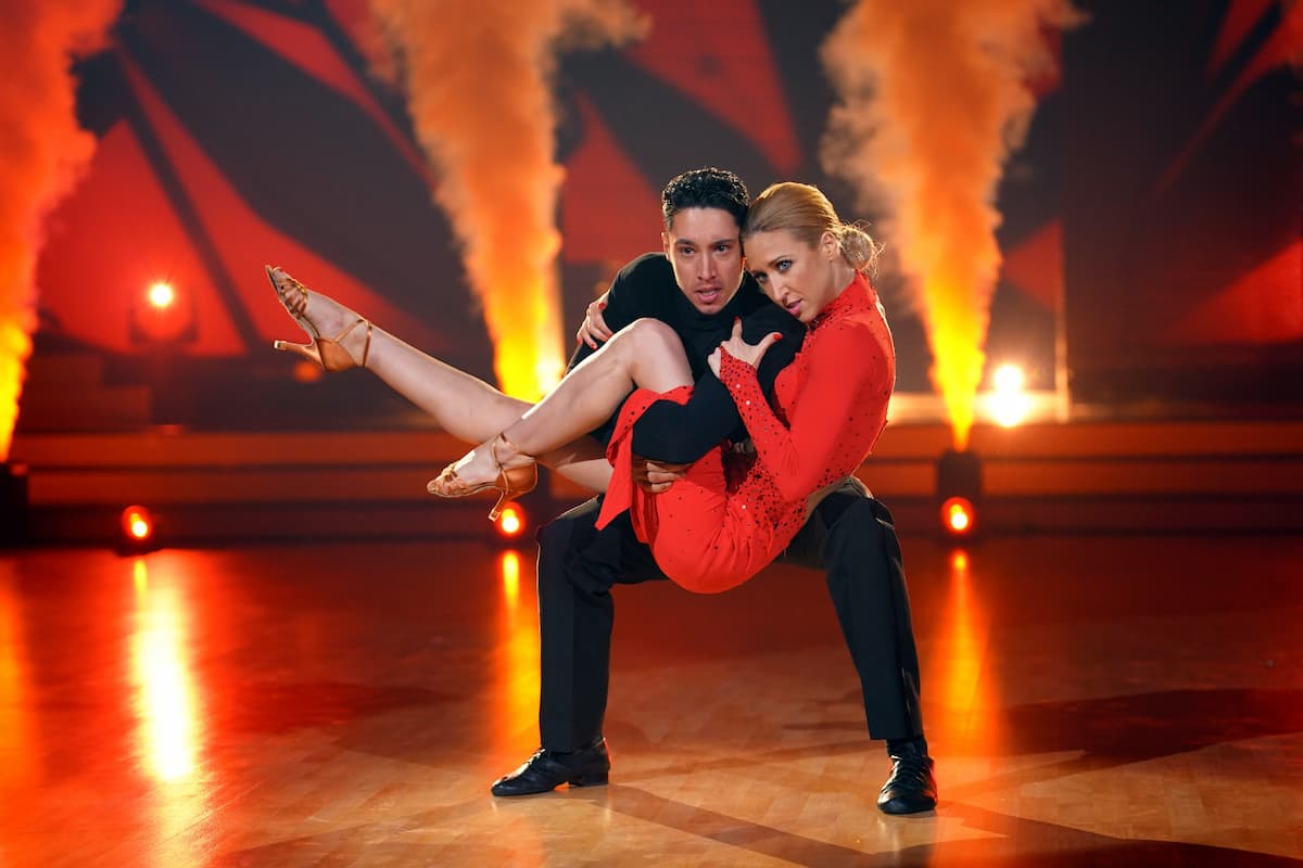 Rene Casselly und Kathrin Menzinger bei Let's dance am 8.4.2022 - Tango Argentino