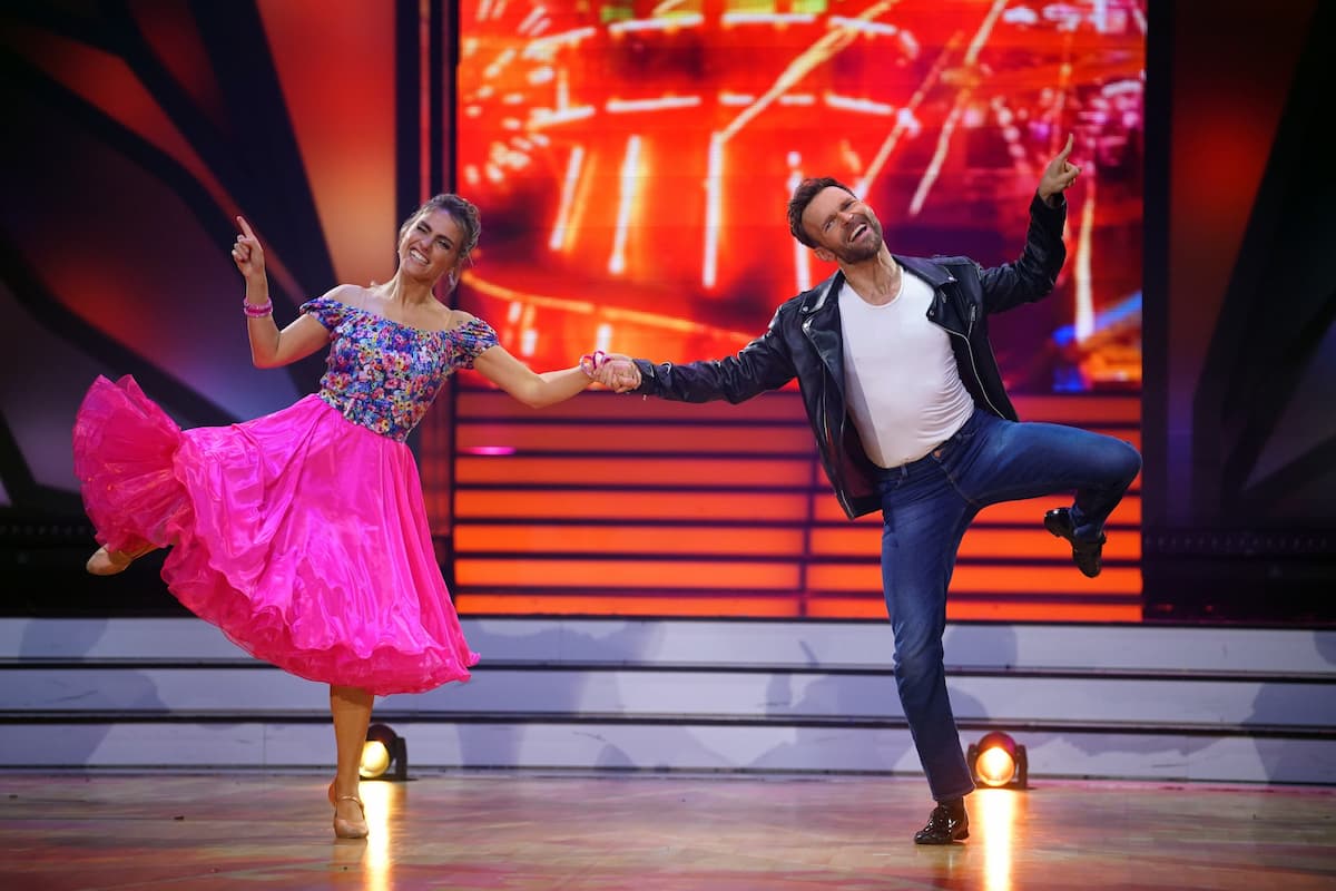 Vadim Garbuzov und Sarah Mangione - Quickstep bei Let's dance am 22.4.2022