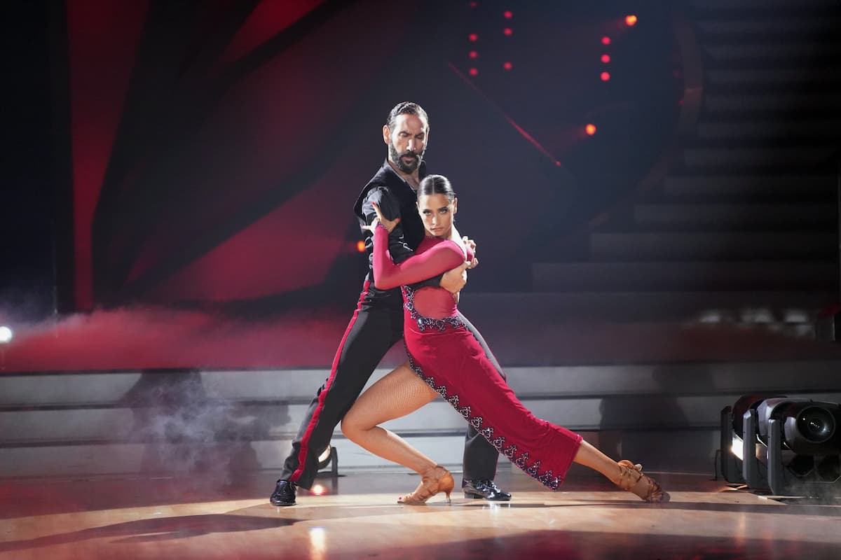 Amira Pocher und Massimo Sinato ausgeschieden bei Let's dance am 13.5.2022 - hier beim Tango