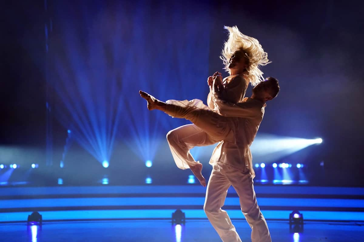 Janin Ullmann und Zsolt Sandor Cseke im Contemporary im Let's dance Finale 20.5.2022