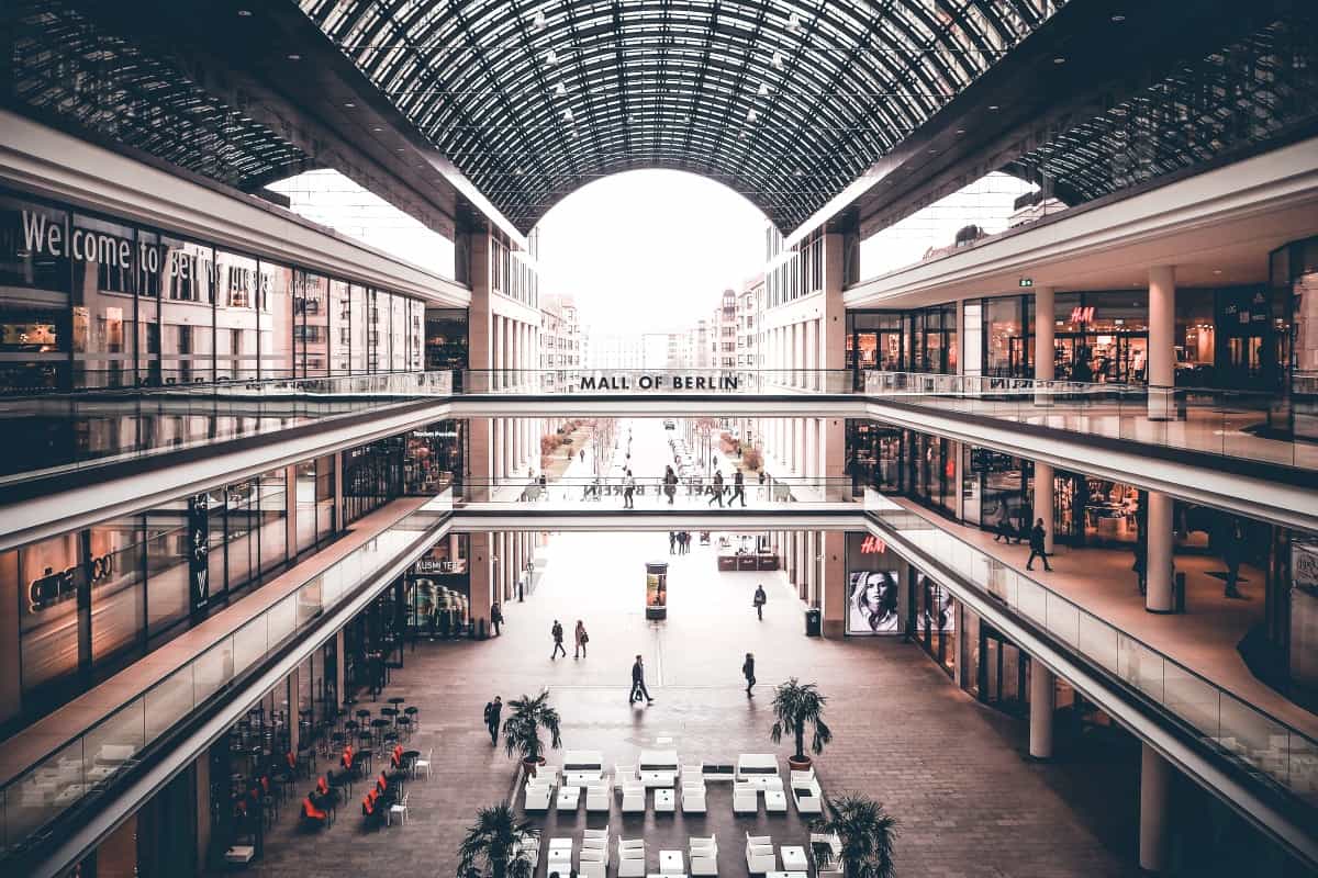Blick ins Atrium der Mall of Berlin, dort, wo die Tanzfläche ist