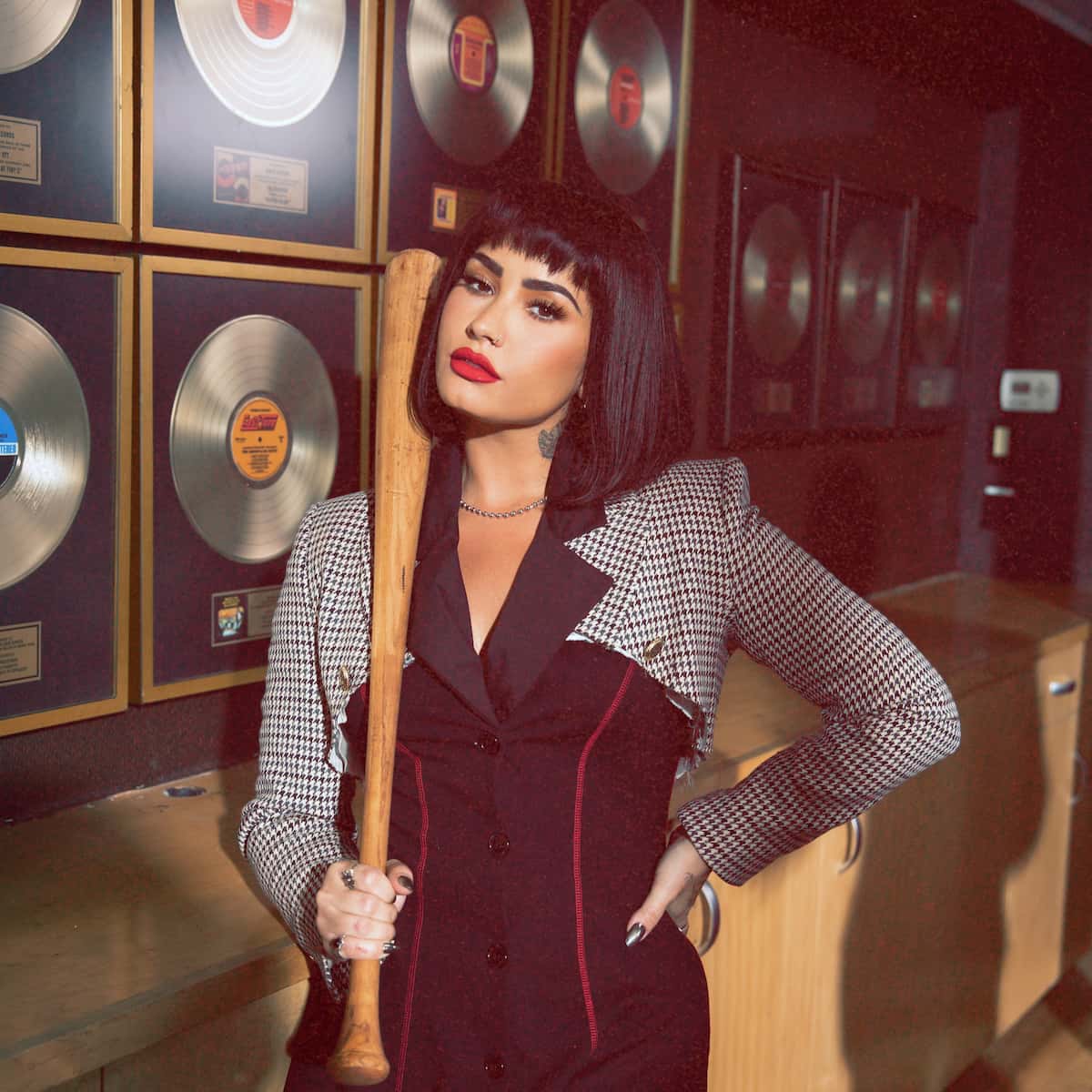 Demi Lovato “Holy Fvck” 2022 Neues Album rockig, kraftvoll, trotzig, rotzig