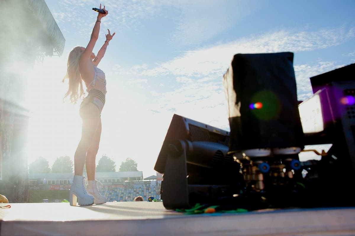 Schlager, jetzt erst recht am 24.9.2022 auf VOX - hier im Bild Mia Julia bei einem Konzert