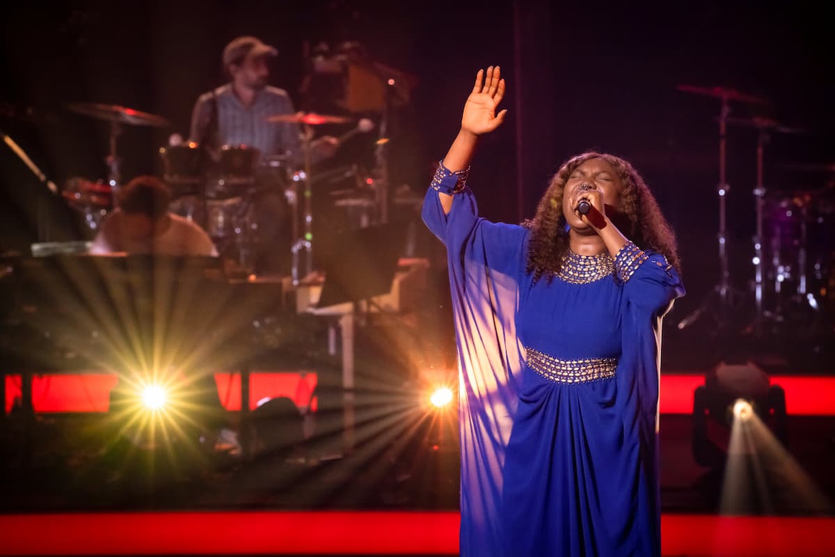 Susan Agbor in den Sing offs im Team Peter bei The Voice am 14.10.2022