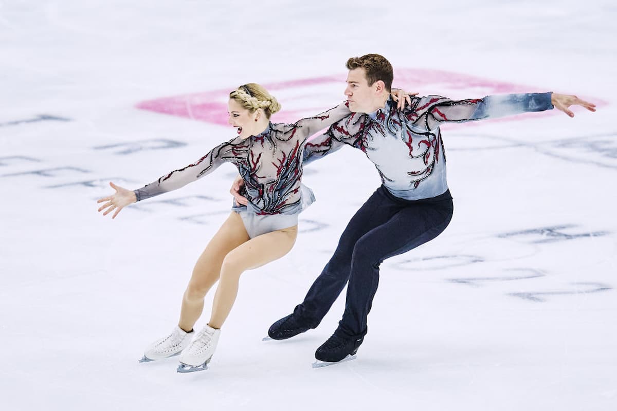 Alexa Knierim - Brandon Frazier aus den USA - Kurzprgramm beim ISU Grand Prix Sheffield 2022