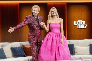 Wetten, dass..? 19.11.2022 mit Thomas Gottschalk: Kritik, Fotos, Gäste, Wetten - hier im Bild Thomas Gottschalk und Michelle Hunziker