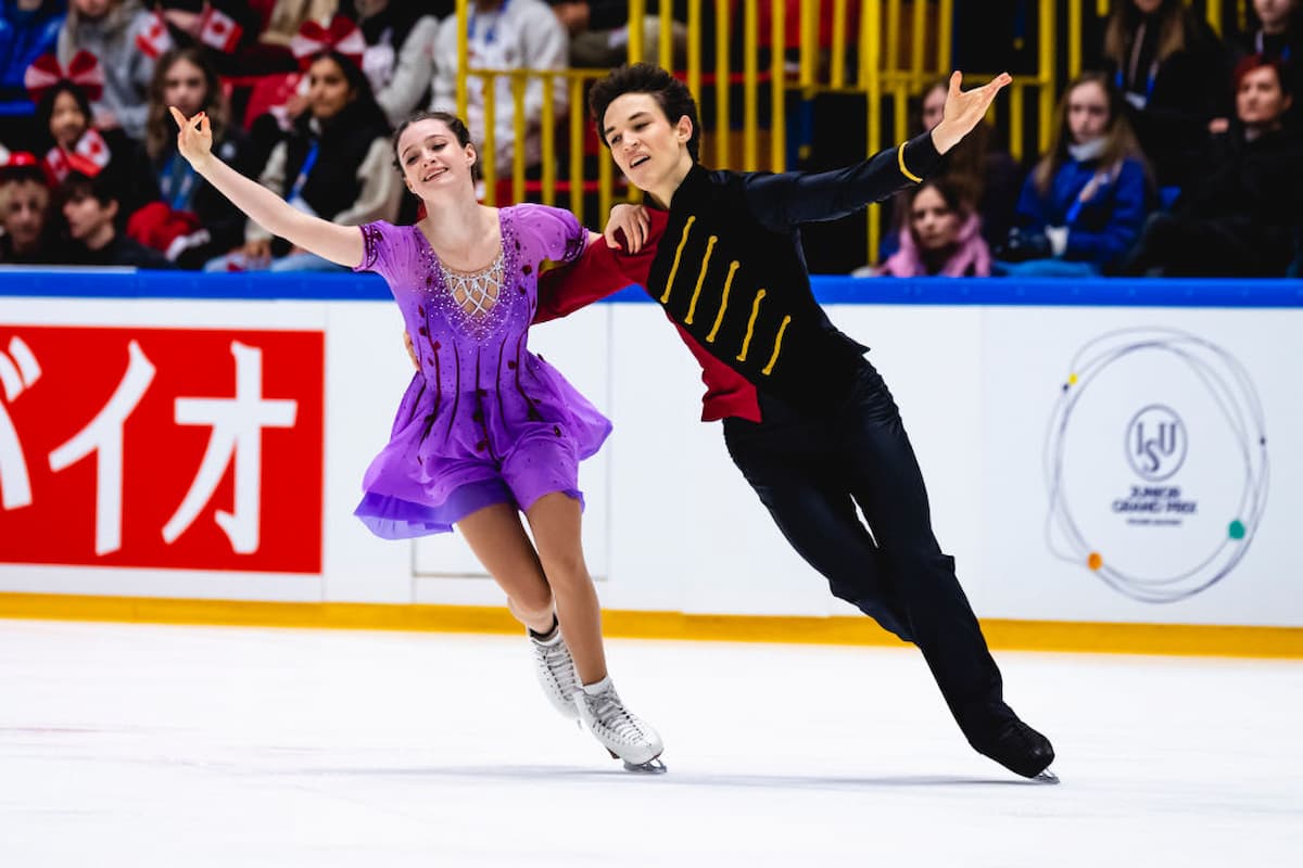 Darya Grimm - Michail Savitskiy aus Deutschland beim ISU Grand Prix Finale 2022 dabei