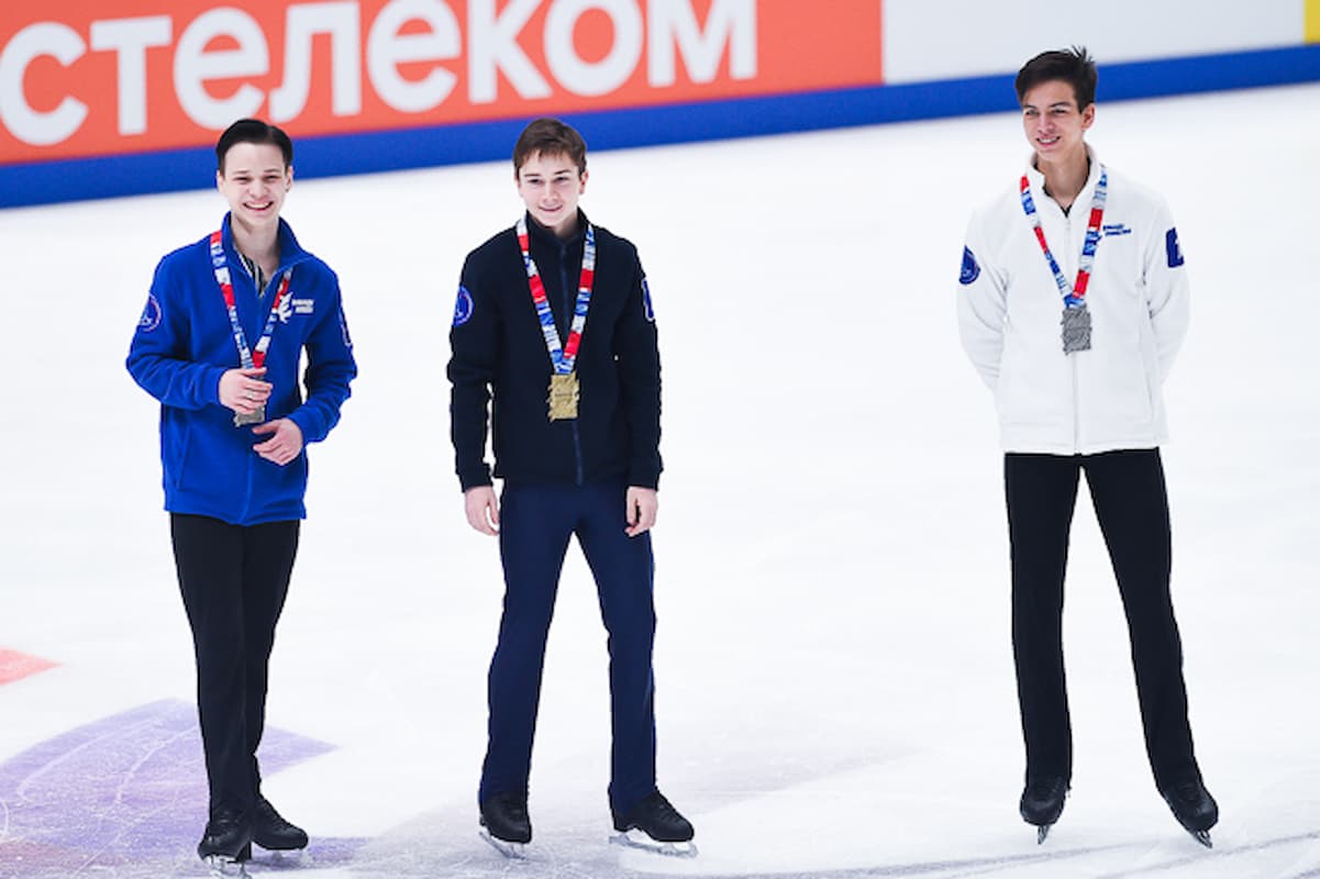 Siegerehrung Russische Sprungelemente-Meisterschaft 2022 - hier im Bild Gleb Luftullin, Grigory Fedorov und Petr Gummenik