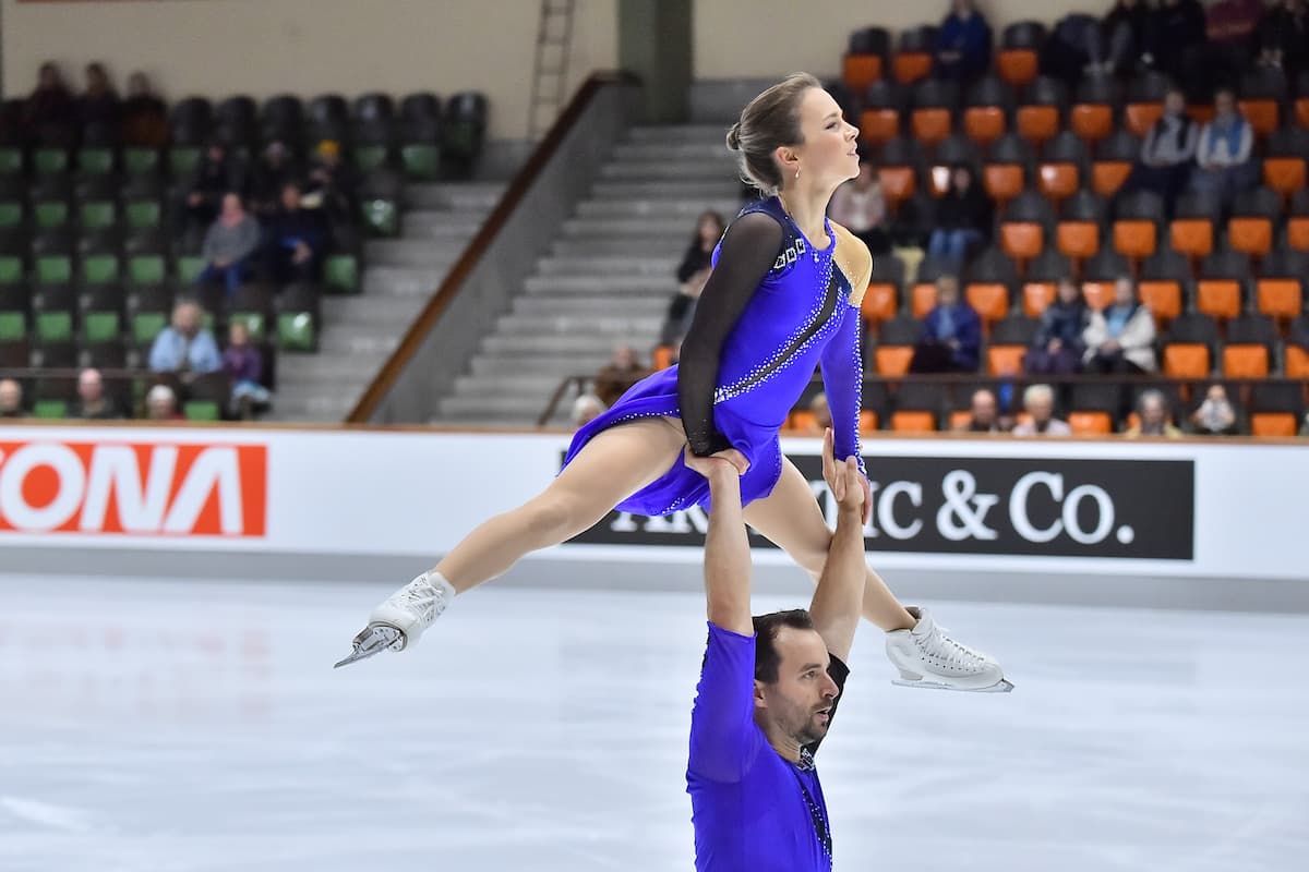 Zeitplan, Tickets Deutsche Meisterschaft Eiskunstlauf 2023 am 5.-7.1.2023 in Oberstdorf - hier im Bild das Eiskunstlauf-Paar Alisa Efimova - Ruben Blommaert