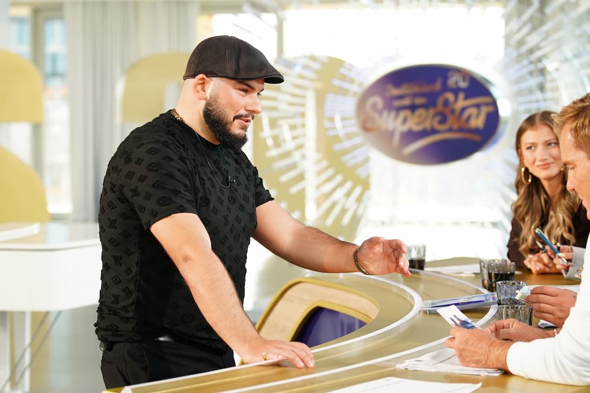 Arif Emre Demir als Kandidat bei DSDS am 25.1.2023 vor der Jury