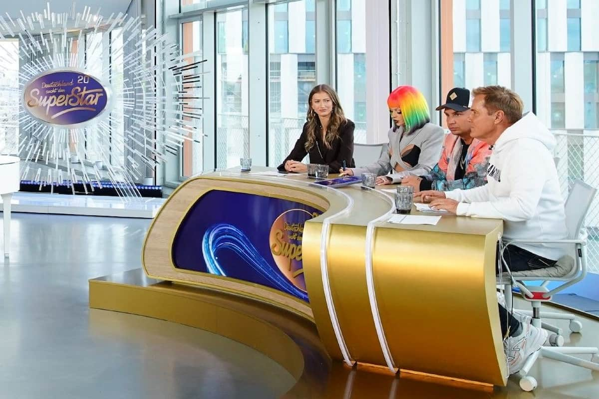 Neue Jury bei DSDS am 14.1.2023 - hier im Bild Dieter Bohlen, Pietro Lombardi, Katja Krasavice und die Sängerin Leony