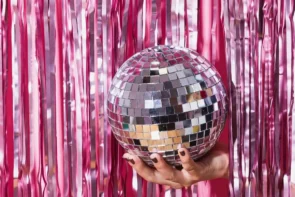 Schwoof in Clärchen Ballhaus Berlin-Mitte - Discofox-Tanzabende und Ballhaus Disco