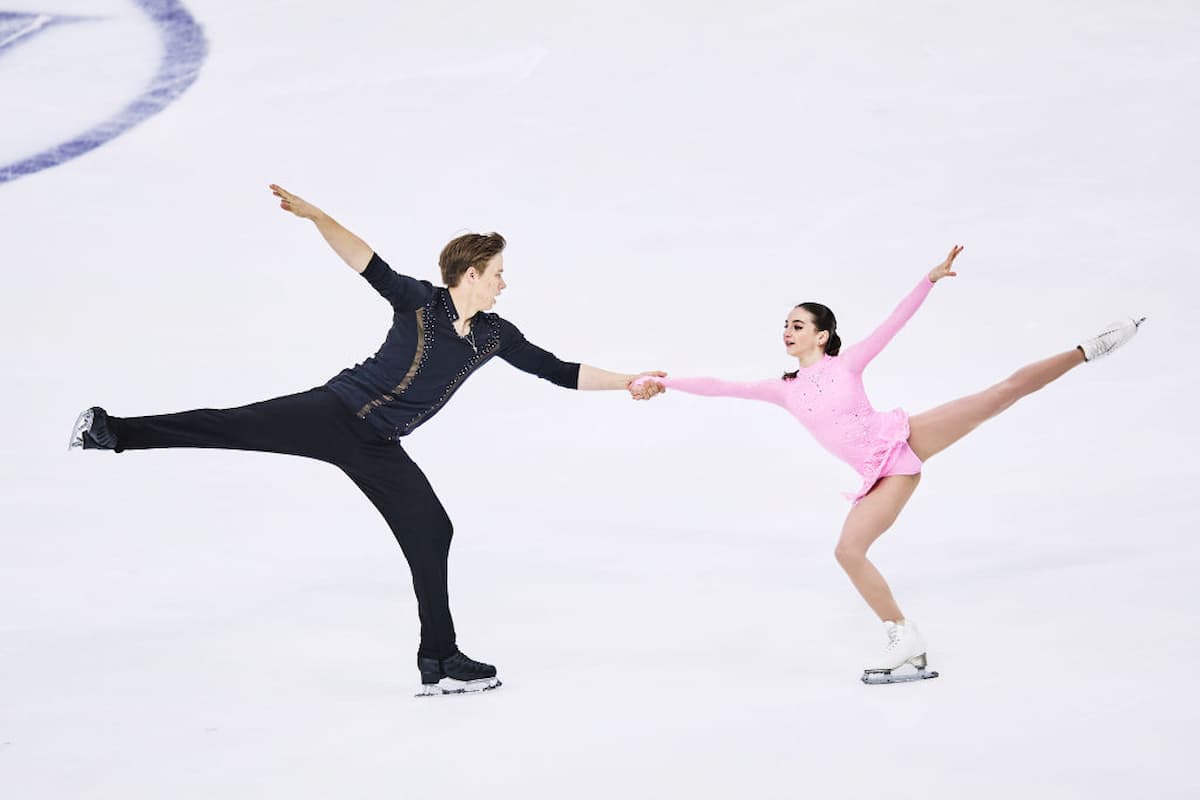 Sophia Baram - Daniel Tioumentsev aus den USA - Sieger bei der Junioren-WM Eiskunstlauf 2023