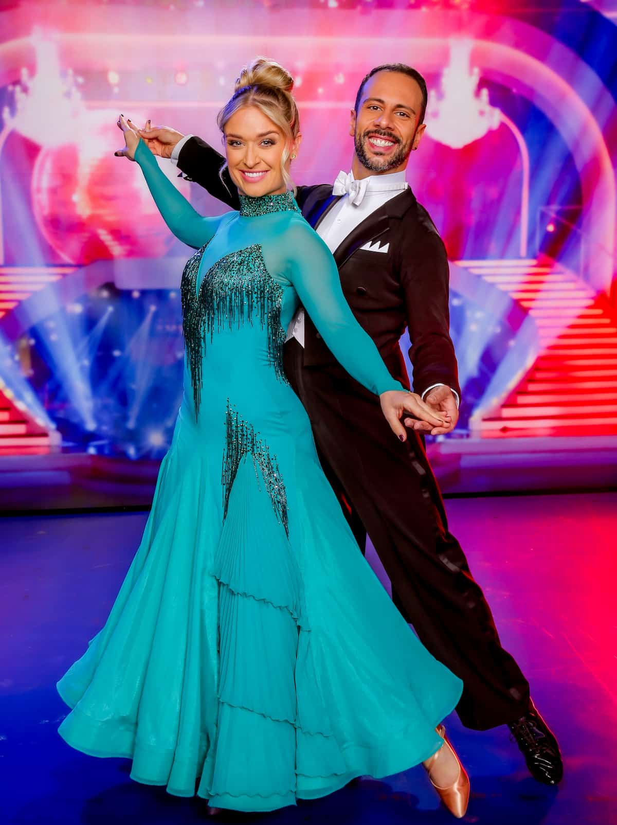 Corinna Kamper und Danilo Campisi im Kostüm für den Wiener Walzer bei den Dancing Stars am 10.3.2023