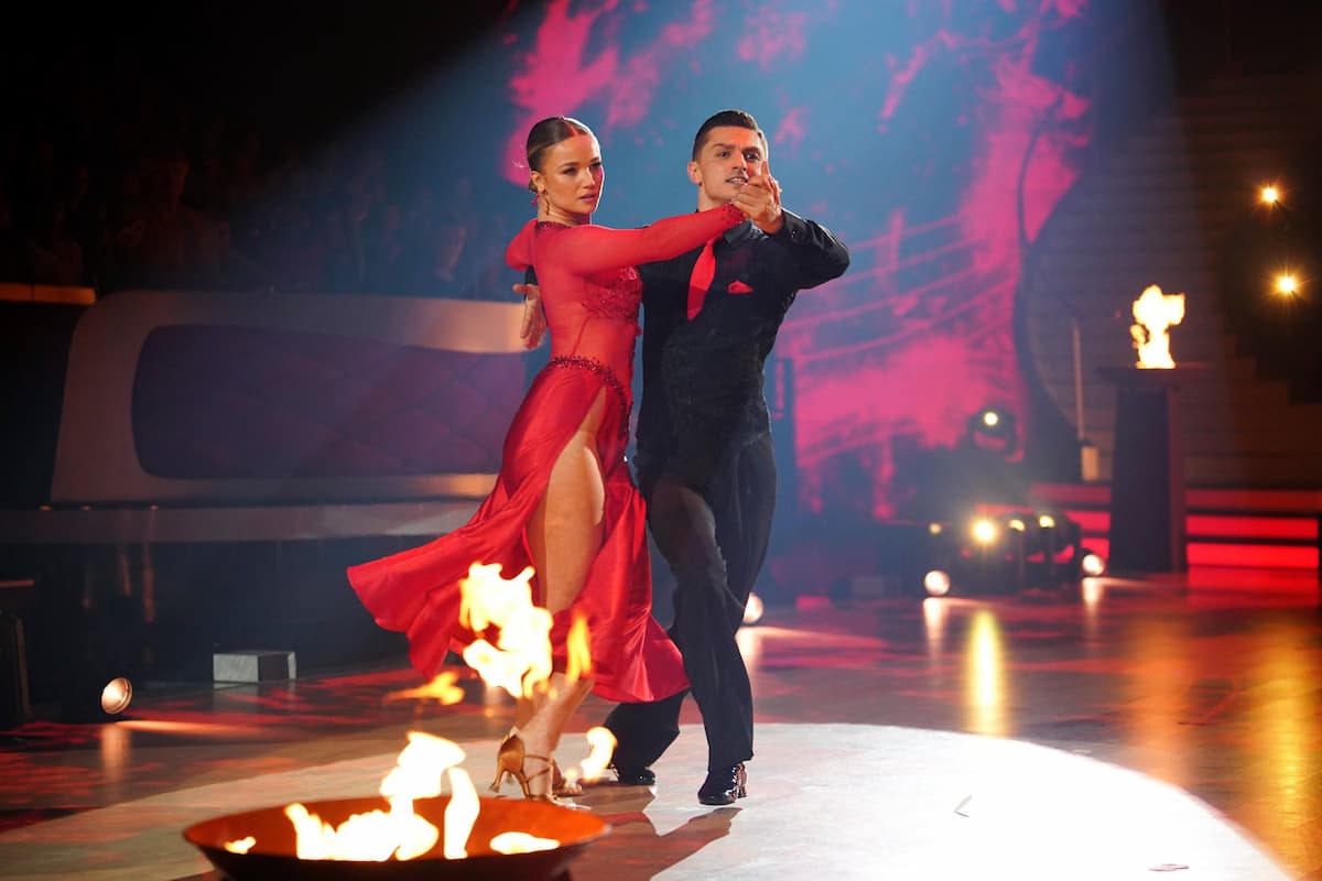 Julia Beautx und Zsolt Sandor Cseke bei Let's dance 10.3.2023