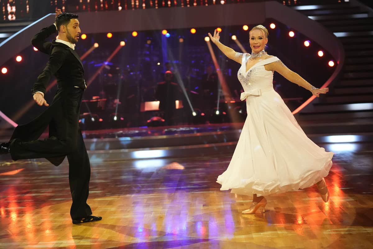 Karina Sarkissova und Dimitar Stefanin bei den Dancing Stars am 3.3.2023