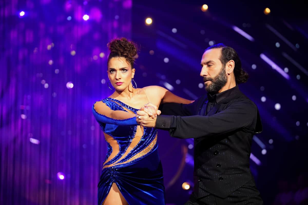 Sally Özcan & Massimo Sinato bei Let's dance 17.3.2023