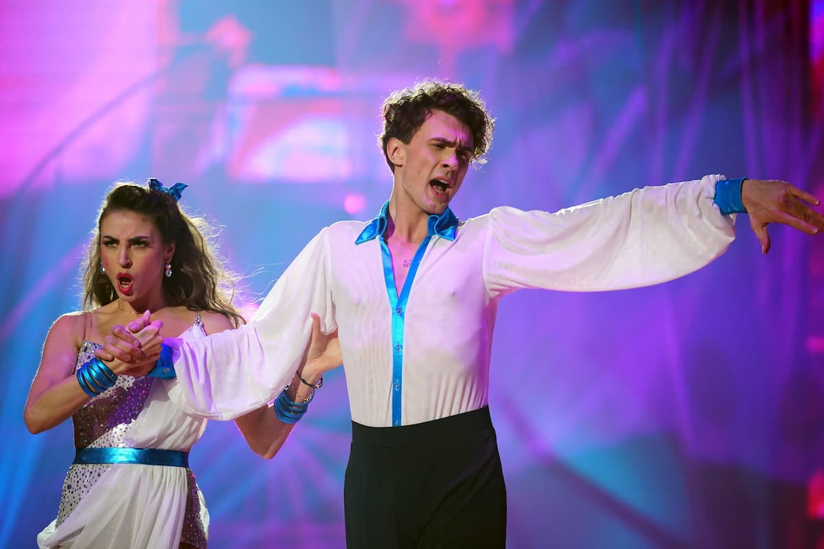 Timon Krause & Ekaterina Leonova mit einer Rumba bei Let's dance am 17.3.2023