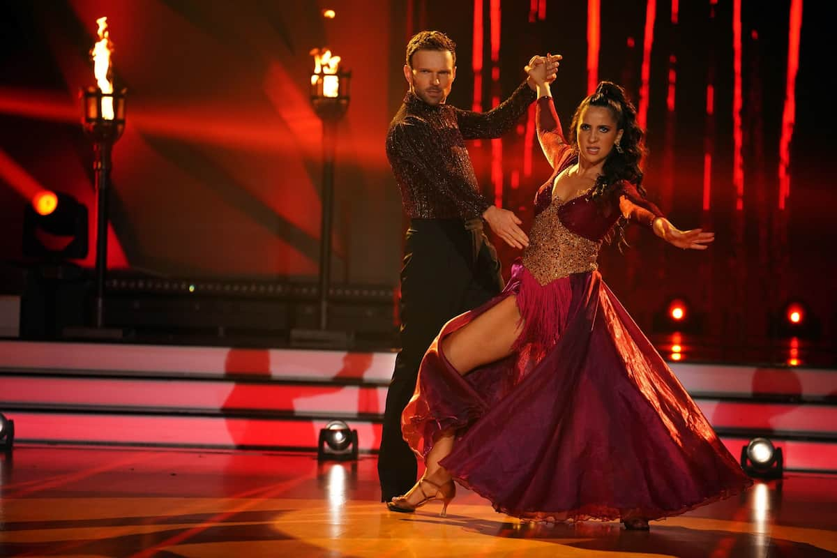 Chryssanthi Kavazi und Vadim Garbuzov bei Let's dance 14.4.2023