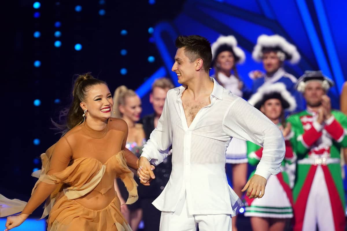 Julia Beautx und Zsolt Sandor Cseke bei Let's dance 14.4.2023
