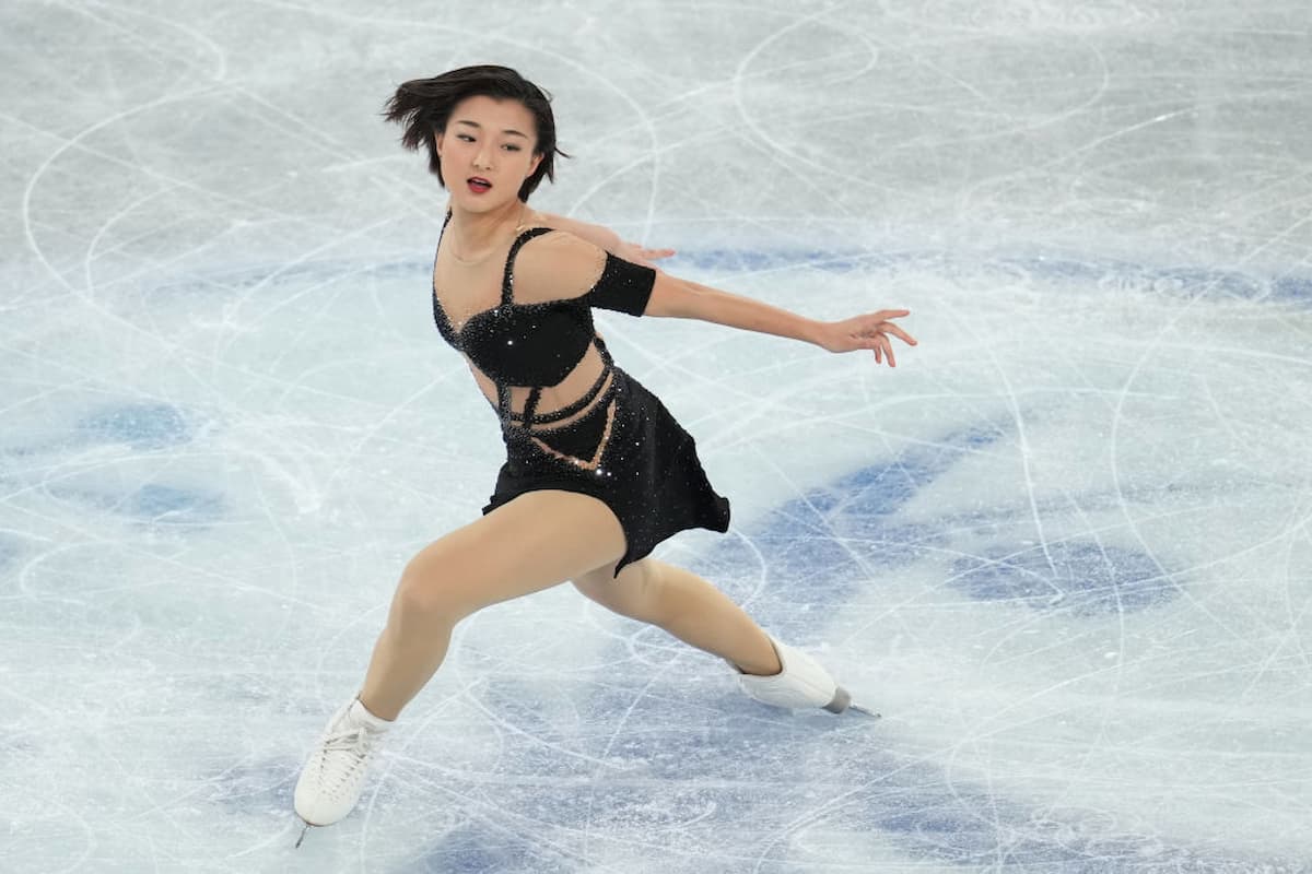 Kaori Sakamoto aus Japan bei der Eiskunstlauf World Team Trophy 2023 in Tokio