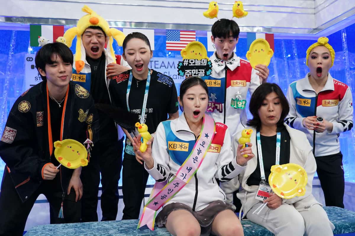 Team Südkorea bei der World Team Trophy 2023 bei Bekanntgabe der sensationellen Wertung für Haein Lee
