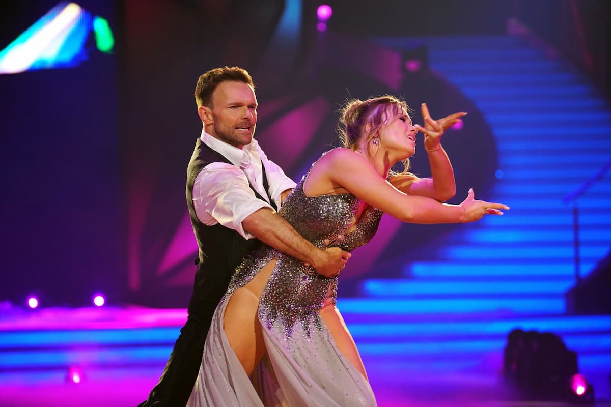 Wiener Walzer von Julia Beautx & Vadim Garbuzov bei Let's dance am 31.3.2023