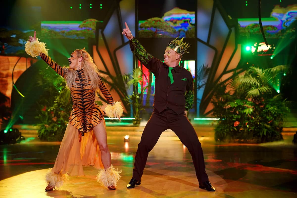 Jens Knossi Knossalla und Isabel Edvardsson bei Let's dance am 5.5.2023