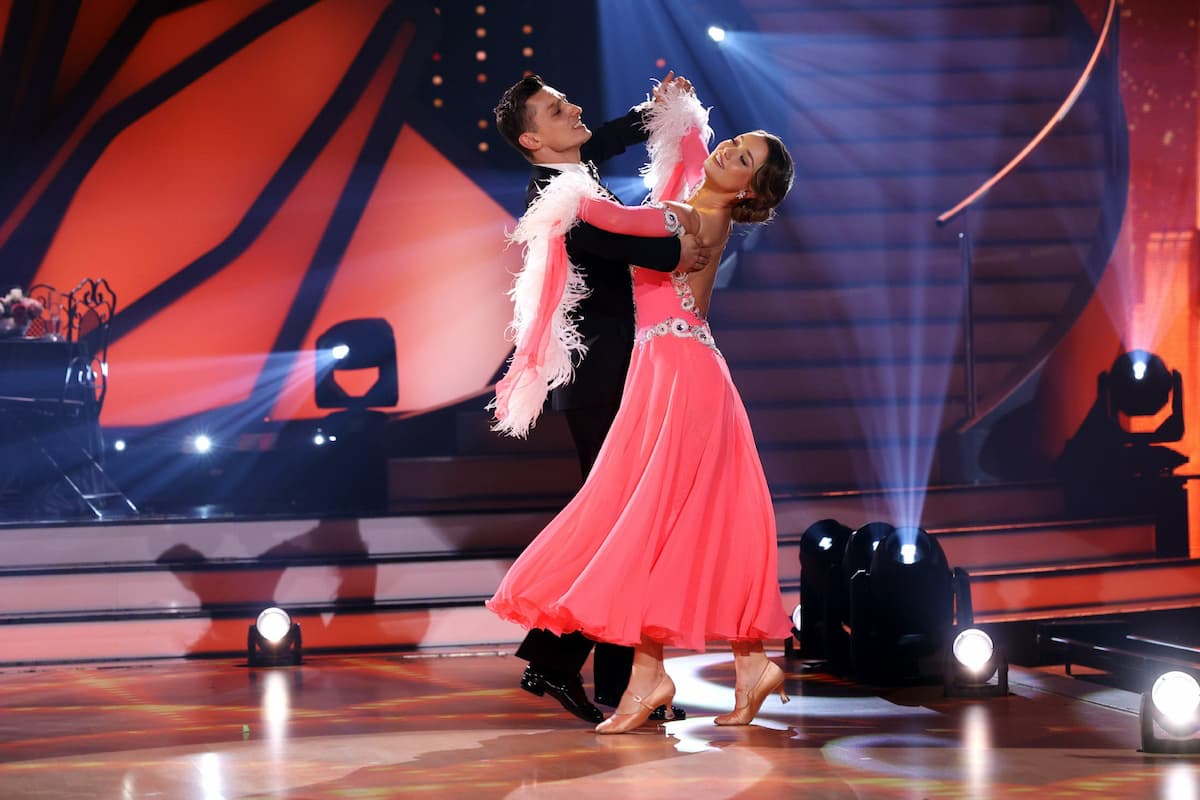 Julia Beautx und Zsolt Sandor Cseke bei Let's dance 12.5.2023