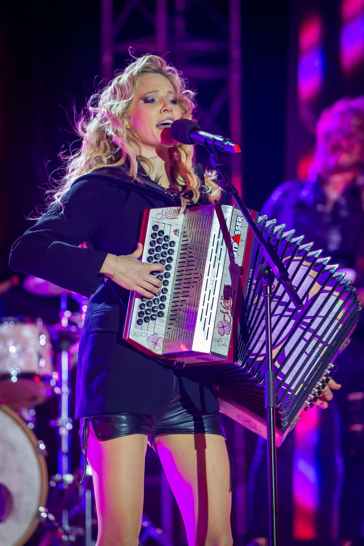 Melissa Naschenweng bei “Wenn die Musi spielt” Sommer Open Air 2023