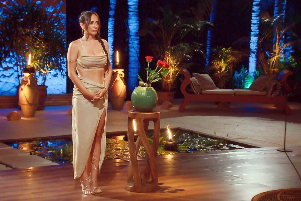 Bachelorette 16.8.2023 Radikaler Schnitt, 5 Kandidaten ausgeschieden - hier im Bild Jenny in der Nacht der Rosen Bachelorette 16.8.2023