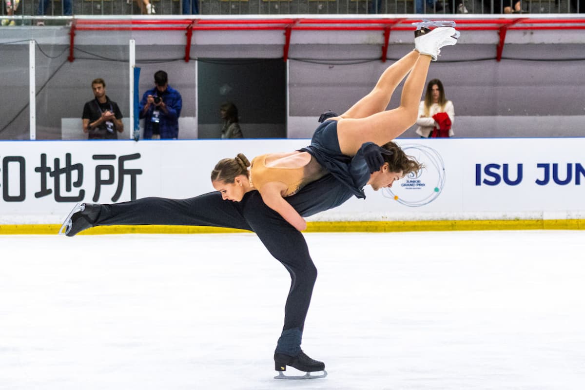 Eiskunstlauf Junior Grand Prix Gdansk 28.-30.9.2023 - hier im Bild das Eikstanz-Paar Gina Zehnder - Beda Leon Sieber aus der Schweiz