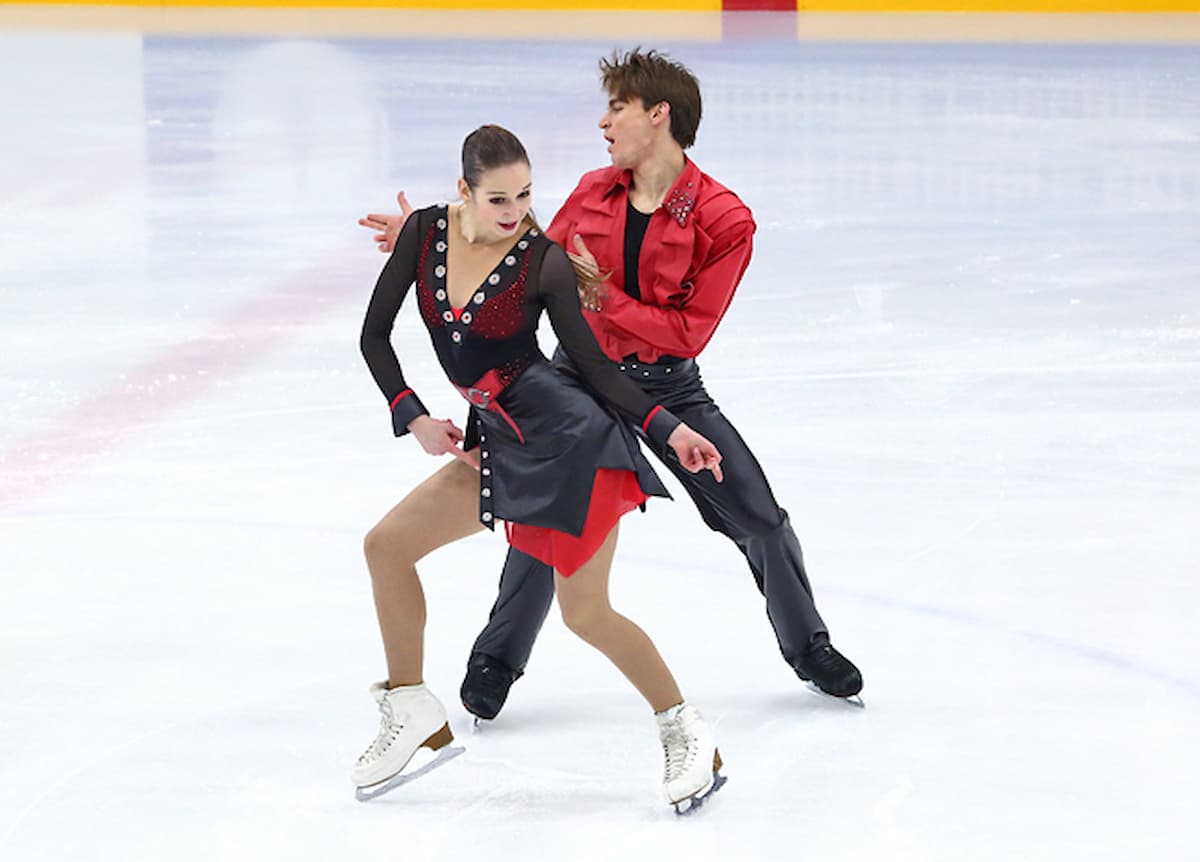 Ekaterina Rybakova & Ivan Makhnonosov Eistanz-Paar beim Eisksuntlauf Junior Grand Prix Moskau 2023
