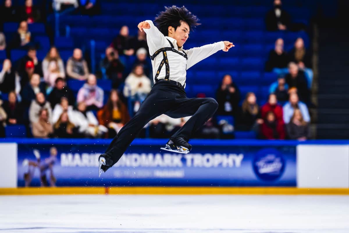Kao Miura aus Japan - Platz 1 Eiskunstlauf-Männer ISU Grand Prix Espoo 2023