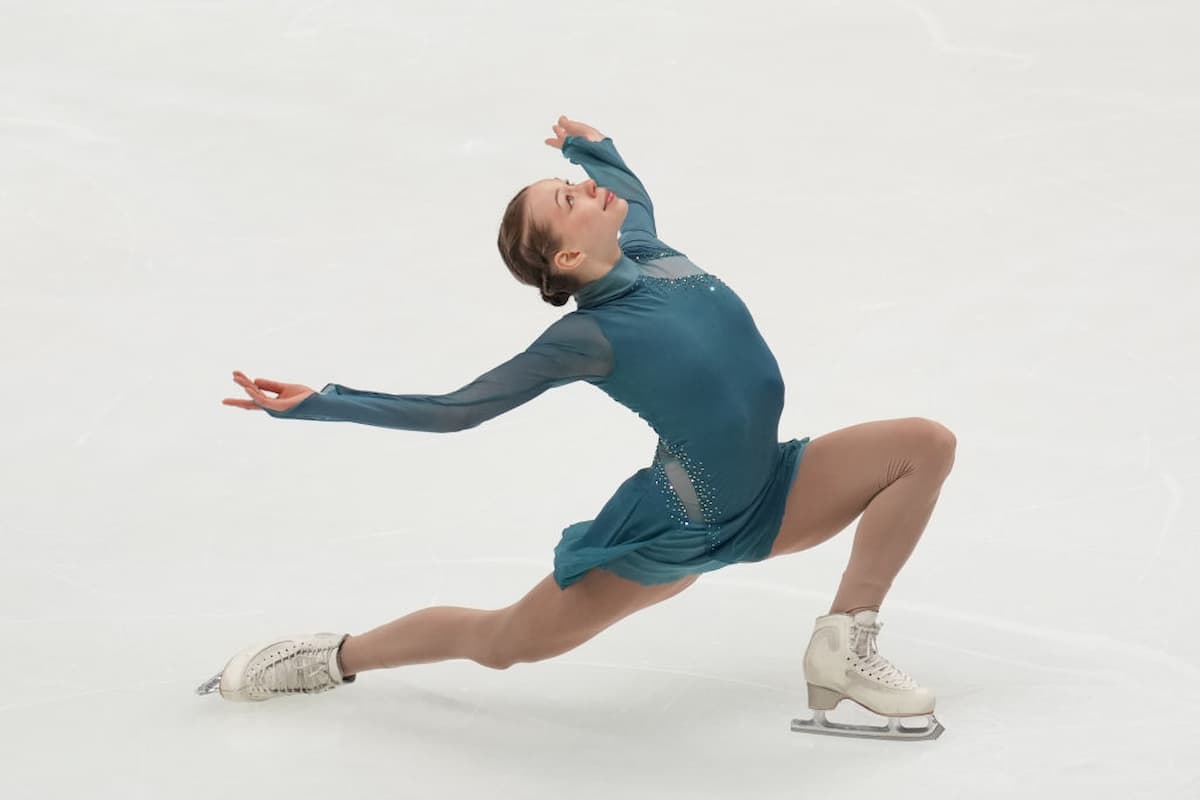 Lindsay Thorngren aus den USA beim ISU Grand Prix Osaka, NHK Trophy 2023