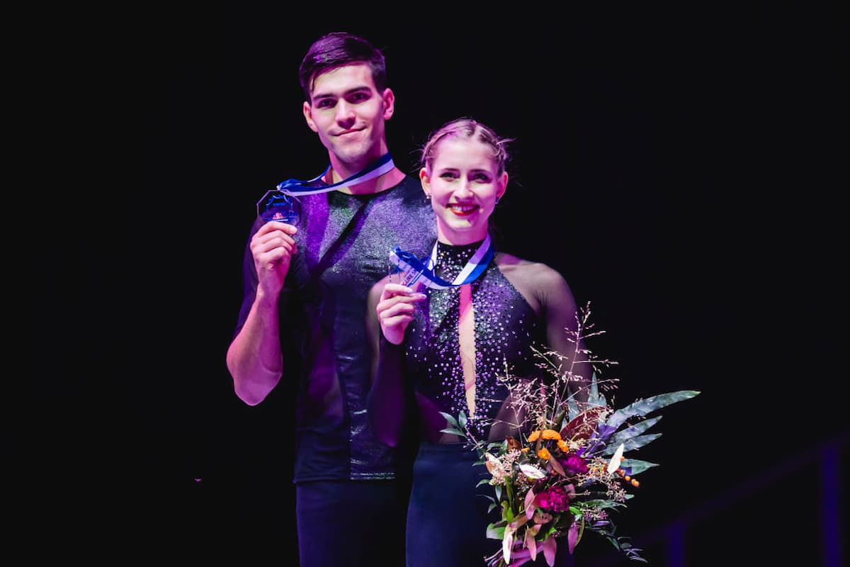 Minerva Fabienne Hase & Nikita Volodin mit Sieg-Chancen bei der NHK Trophy 2023 - hier im Bild Minerva Fabienne und Nikita bei ihrem Sieg beim letzten ISU Grand Prix