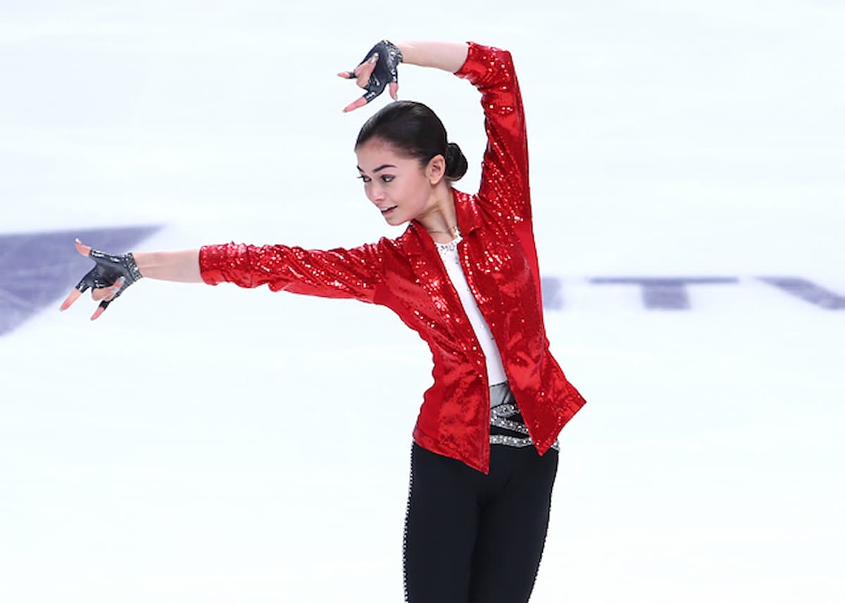 Adelia Petrosyan bei der Russischen Eiskunstlauf-Meisterschaft 2024