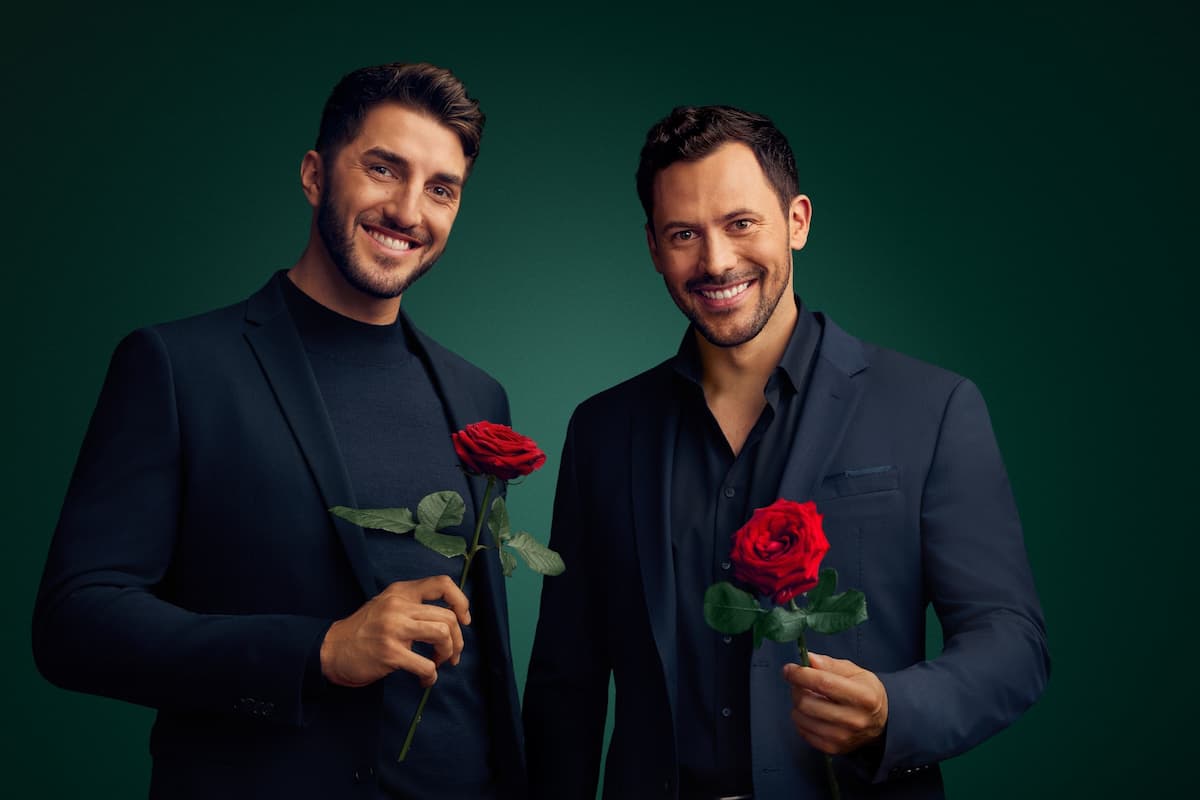 Bachelor 2024 - Neue Bachelors Dennis und Sebastian vorgestellt - hier im Bild links Dennis Gries, rechts Sebastian Klaus