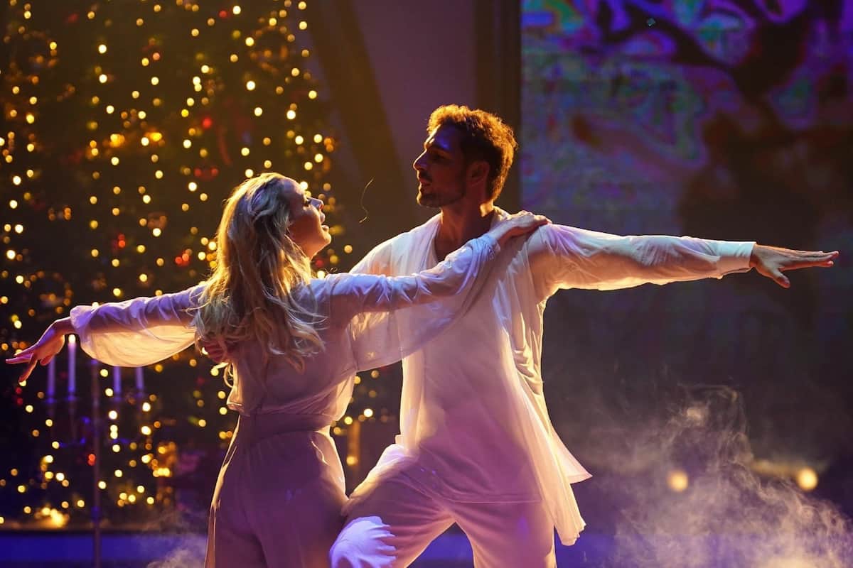 Benjamin Piwko & Isabel Edvardsson in der Weihnachts-Show Let's dance 22.12.2023 Let's dance 2023