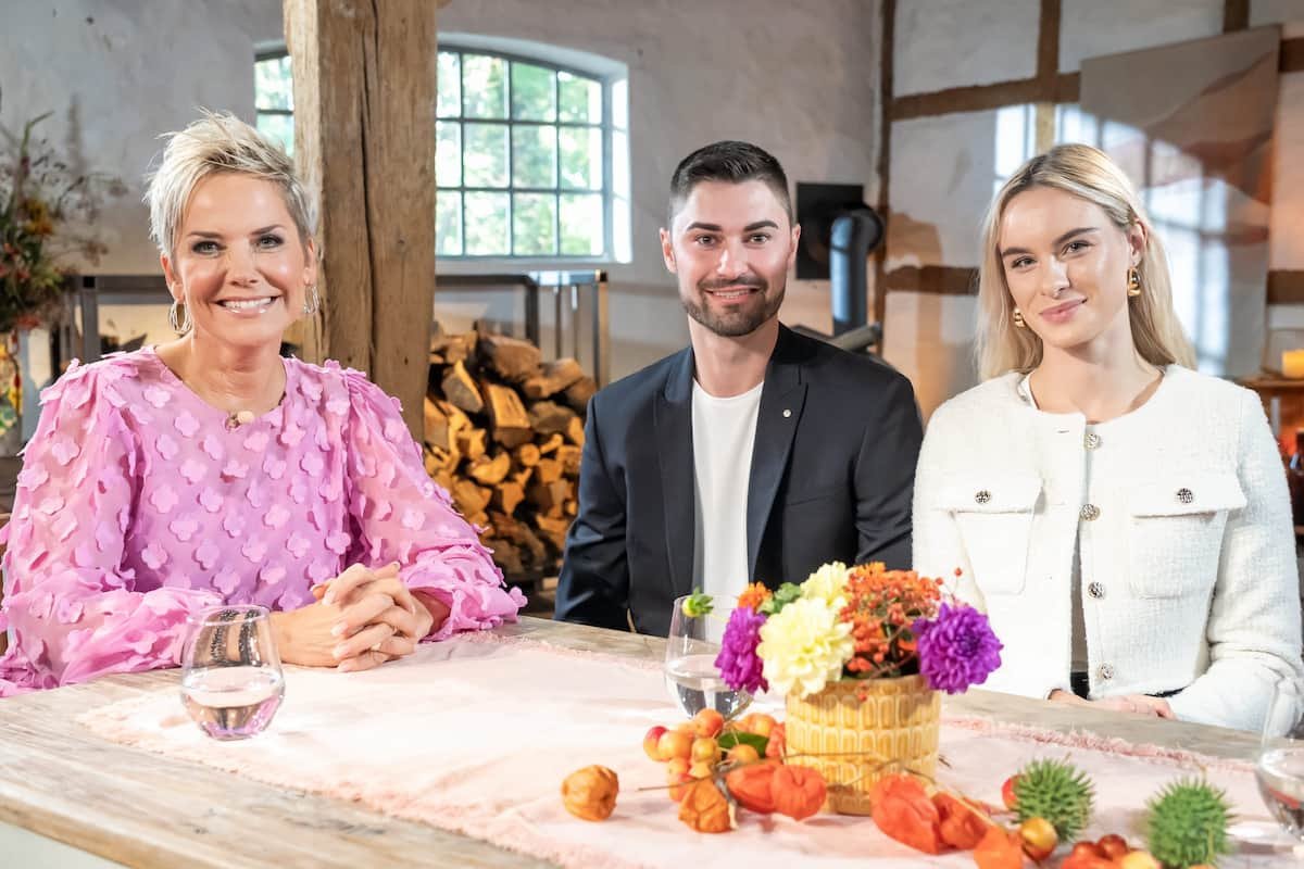 Daniel und Valentina mit Inka Bause im Finale Bauer sucht Frau 2023