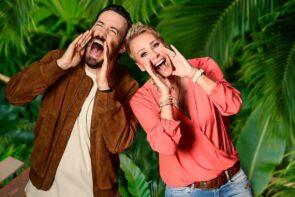 Dschungel-Camp 2024 - Start, Kandidaten bei IBES 2024 - hier im Bild die Moderatoren Jan Köppen und Sonja Zietlow