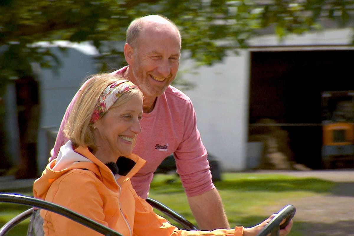 Hans & Elke beim Trekker fahren